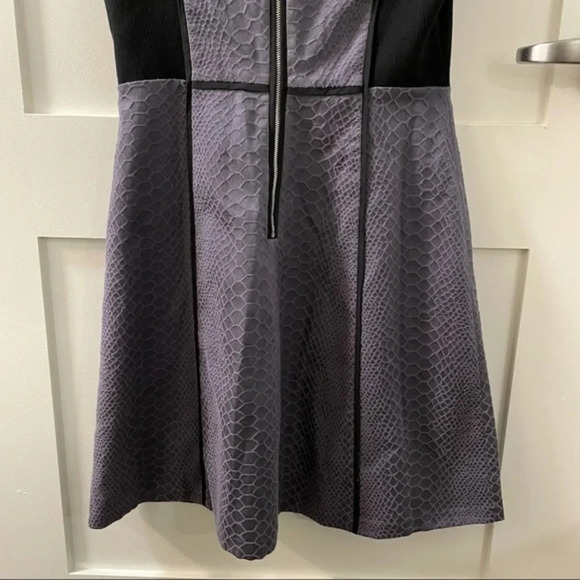 Rebecca Taylor Short Sleeve Snake Jacquard Fit and Flare Knit Dress $395 6 - Picture 6 of 12